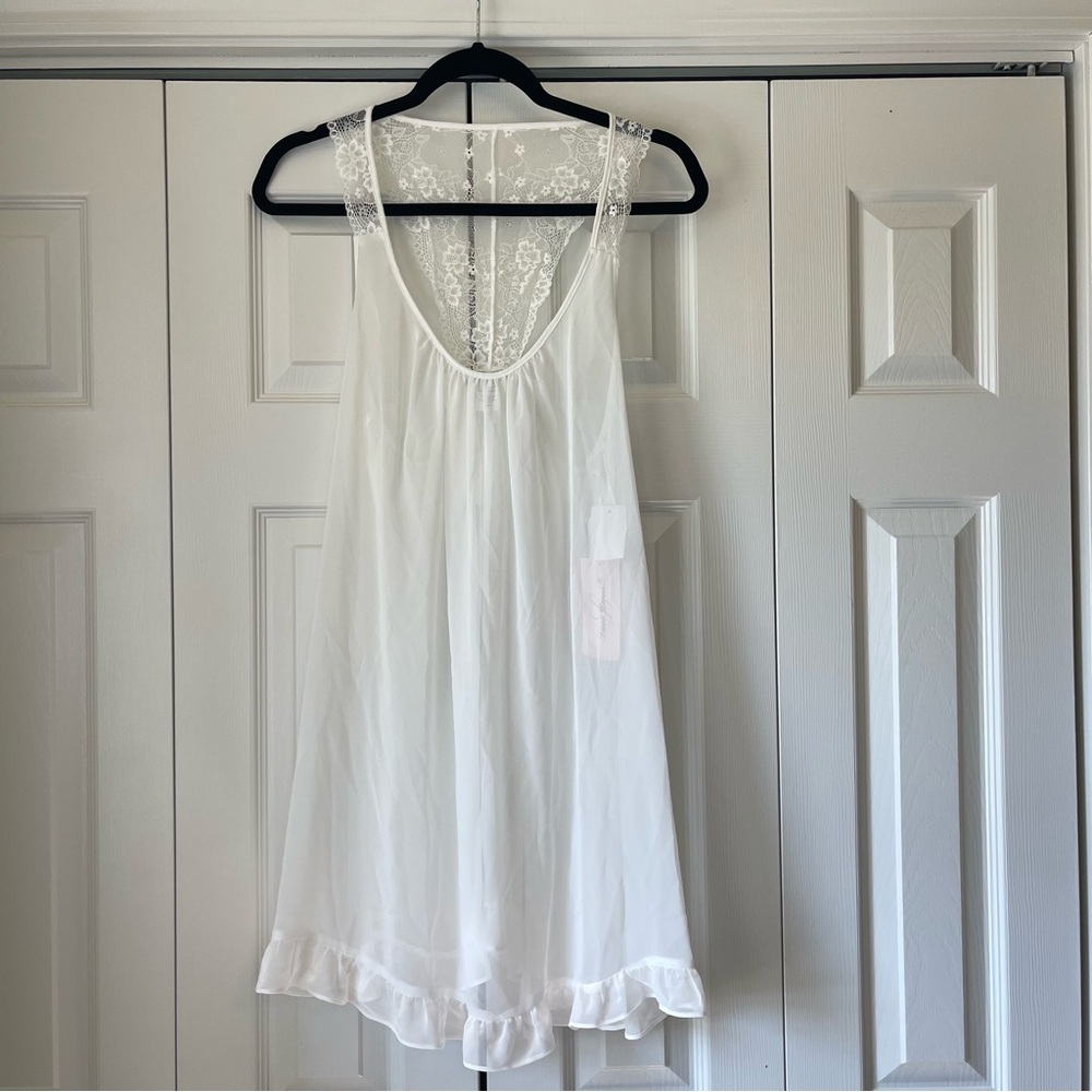 Linea Donatella White Chemise with Ruffle Hem